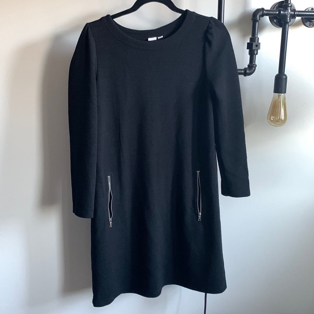 GAP black dress - size small